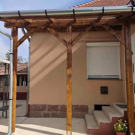 Etus Vendeghaz Holiday home *